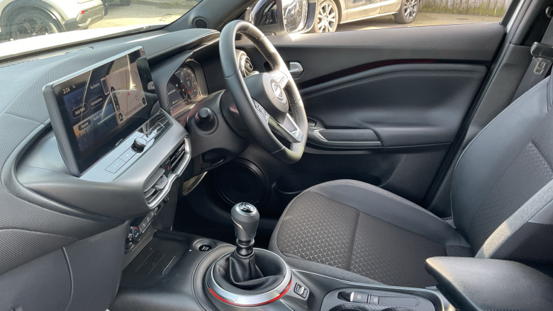 Nissan Juke 1.0 DiG-T N-Connecta 5dr Petrol Hatchback